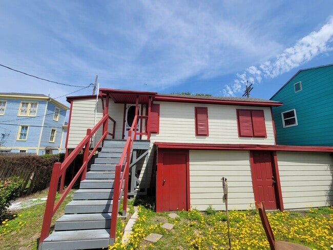 Building Photo - 820 Broadway Avenue J Unit REAR