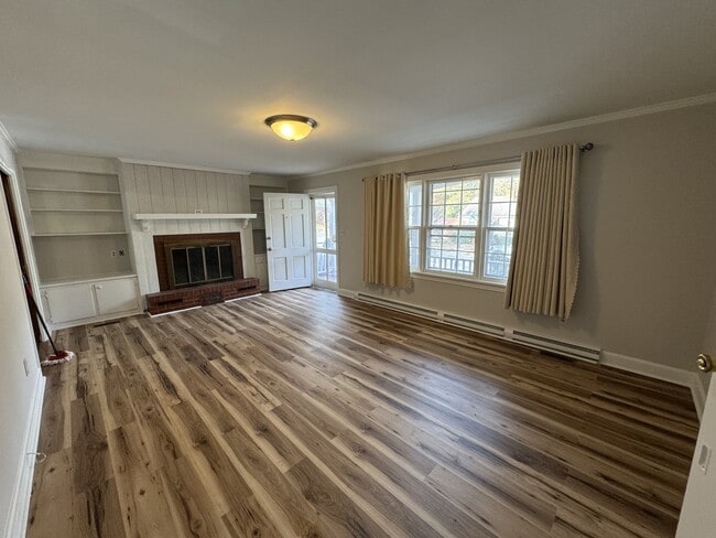 Photo - 408 E Simmons Ave