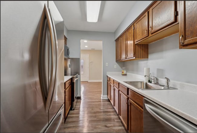 Photo - 422 Heckle St