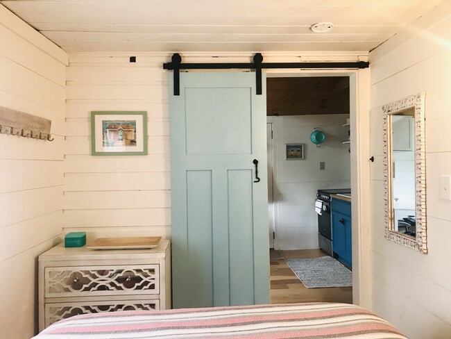 Photo - 140 Millstone Rd