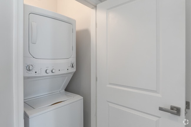 1HAB, 1BA - 711 ft²