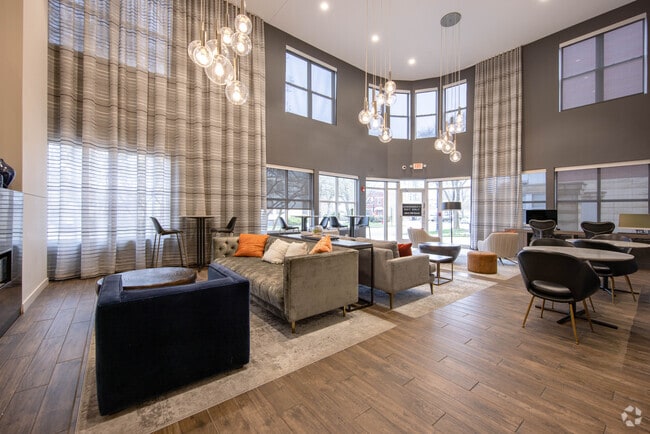 Social Lounge - Reserve IL