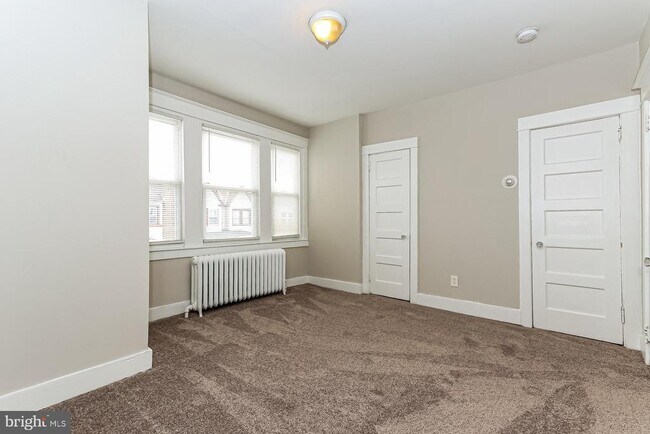 Photo - 900 Marcella St