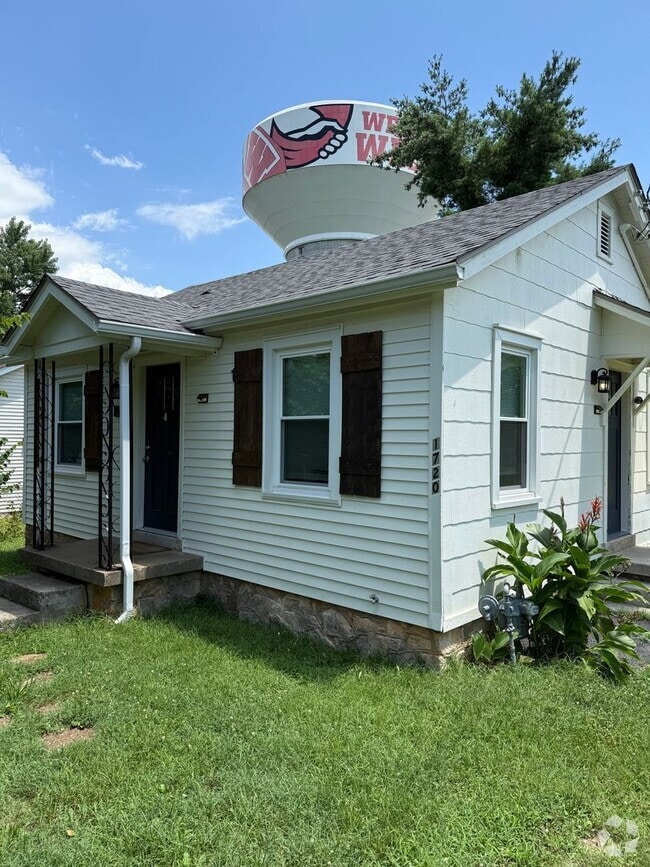 Building Photo - 2 Bed/1 Bath House