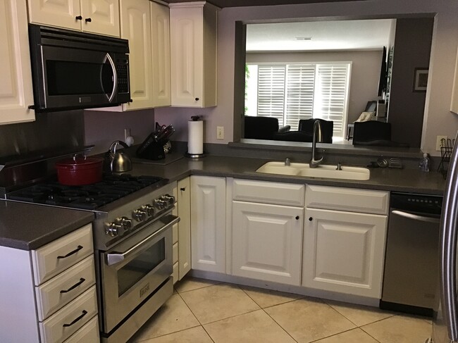 Photo - 263 Vista Royale Cir W
