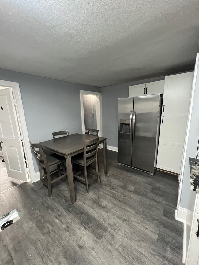 Photo - 205 Ashworth Pl