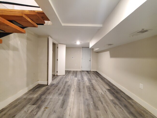 Unit 1B - 152 Boyd Ave Unit 1