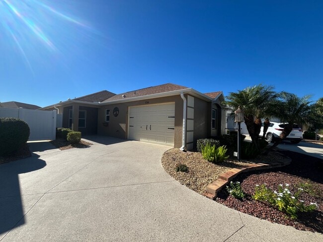 Photo - 724 Yager Ln
