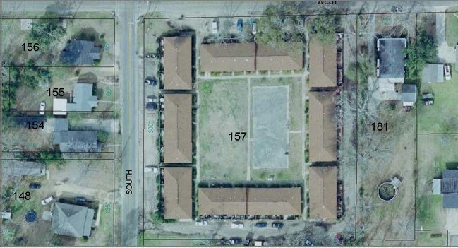 Photo - Fifth Avenue Apartments