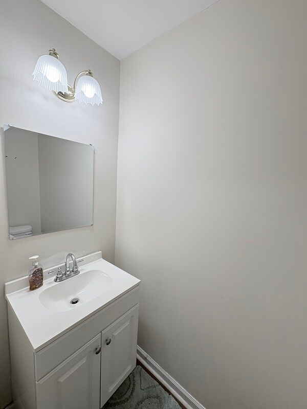 Photo - 240 Jamil Rd