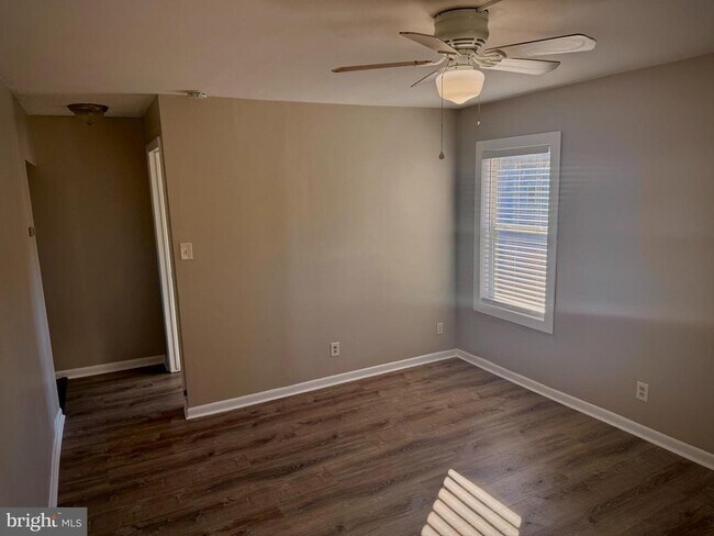 Photo - 220 Delsea Dr Unit 1R