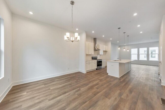 Photo - 515 Motivation Cir NW