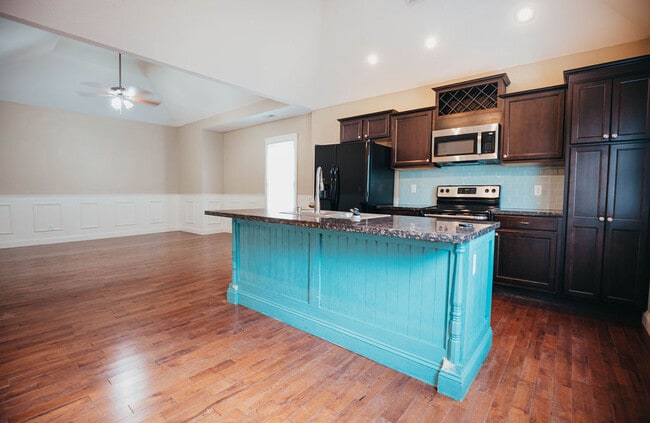 Photo - 1046 E Walnut St