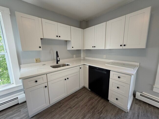 Photo - 93 Bellevue Ave Unit 3