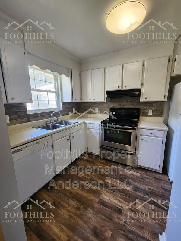 Photo - 613 N Pointe Creek