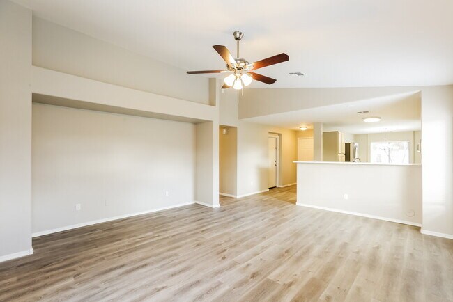 Photo - 1607 W Nancy Ln