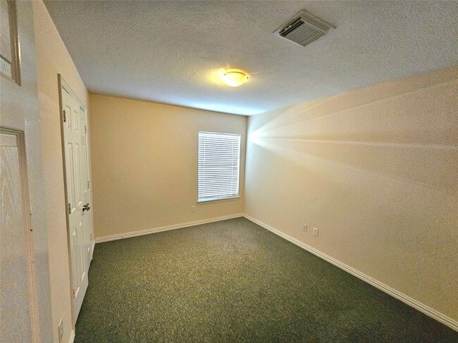 Building Photo - 31 Crest Gate Rental