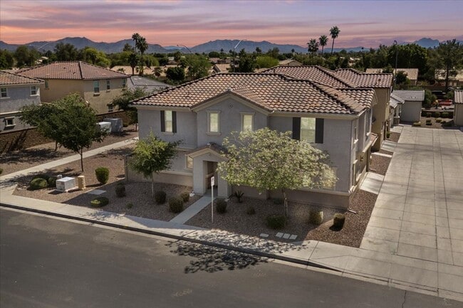Building Photo - ? Beautiful 4 Bedroom, 3 Bathroom Home wit...