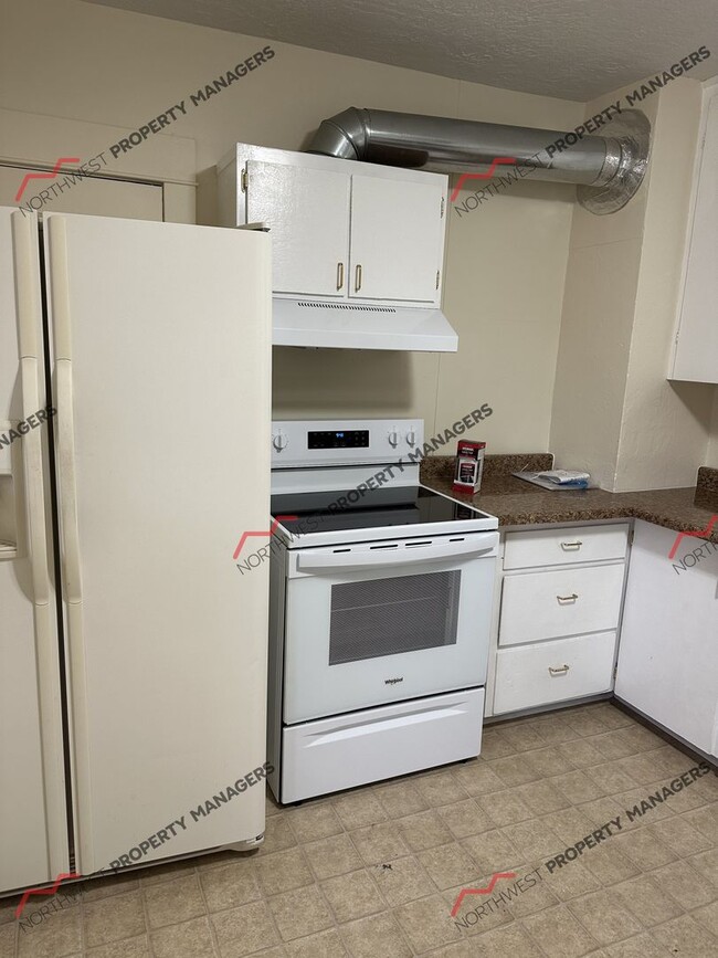 Photo - 341 N 2nd St
