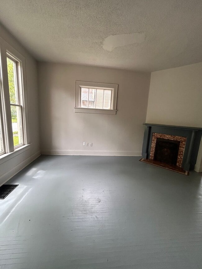 Photo - 308 W Creighton Ave Unit 308 W Creighton