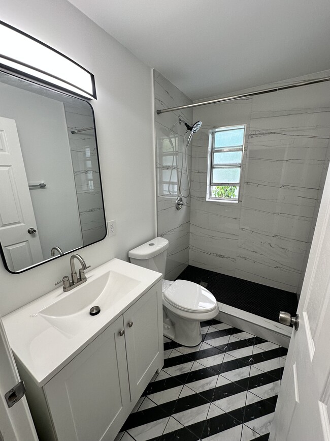 Photo - 2550 SW 9th St Unit 2550A