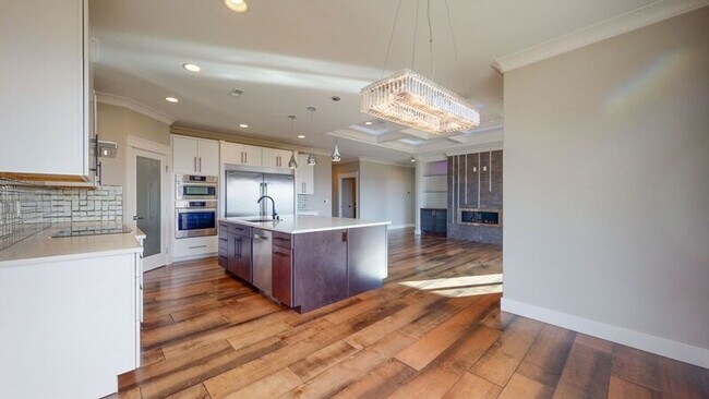 Photo - 2607 Falcon Ln