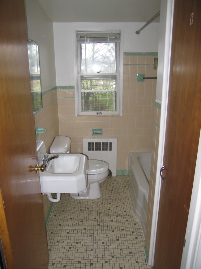 Photo - 234 E McCormick Ave