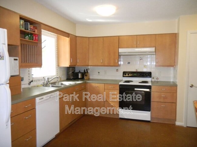 Photo - 108 Aberdeen Ct