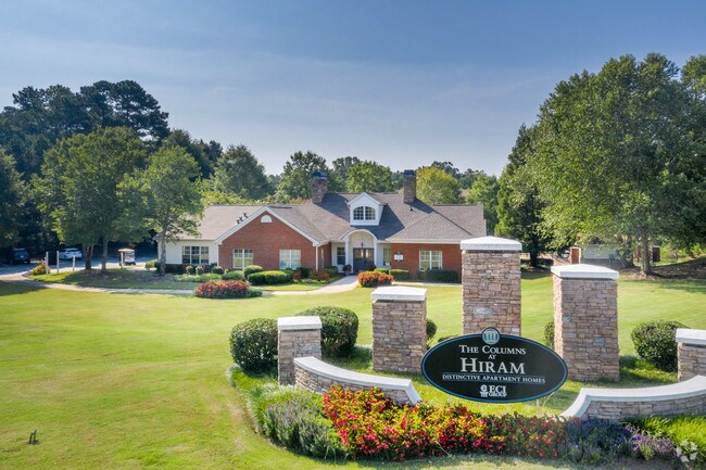 Entrada al complejo - The Columns at Hiram