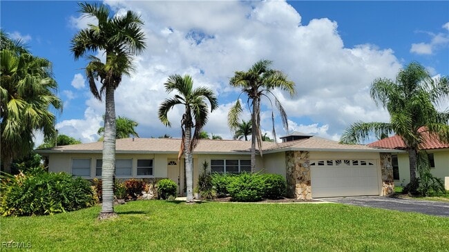 Building Photo - 5638 Riverside Dr Rental