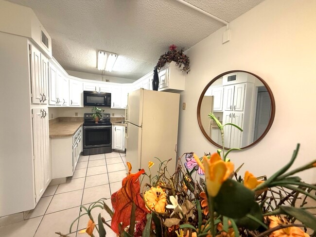 Building Photo - 1010 Green Pine Blvd Unit G1 Rental