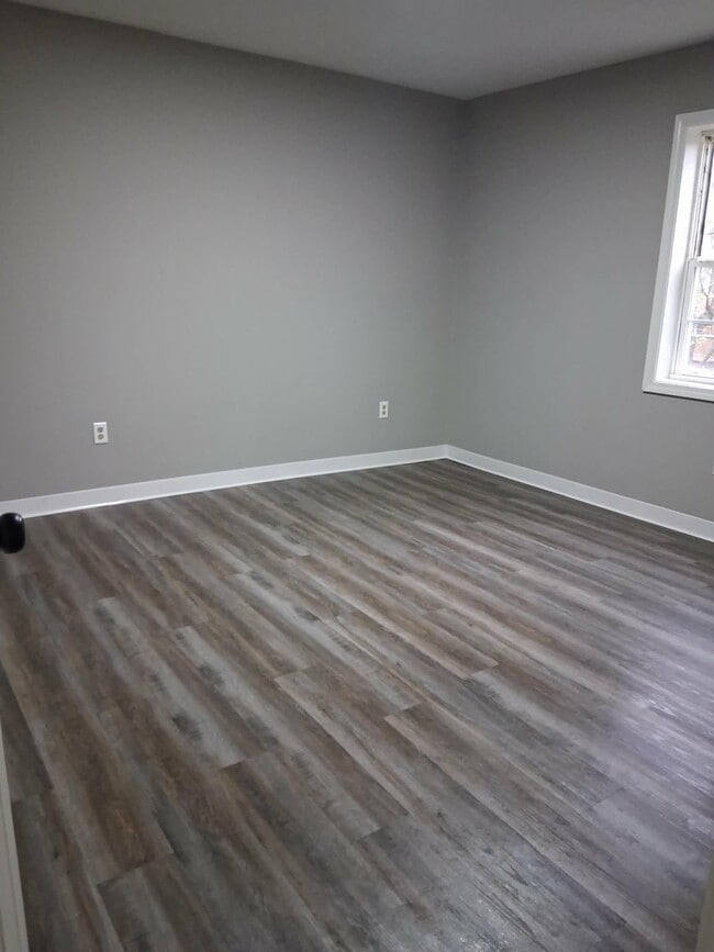 Photo - 1266 Fairground Rd