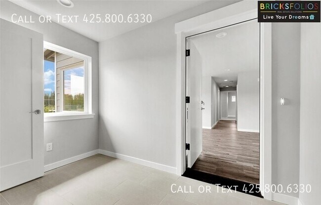 Beautiful Condo For Rent in Monroe