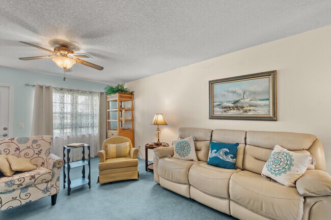 36 Vis Gdns Trl Unit 205
