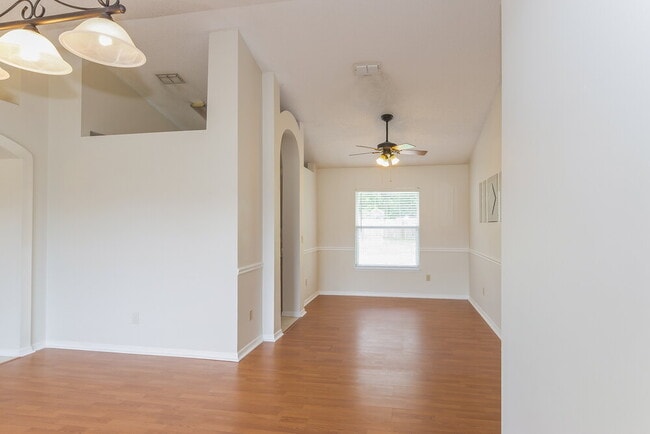 Photo - 7624 Pilgrims Trace Dr