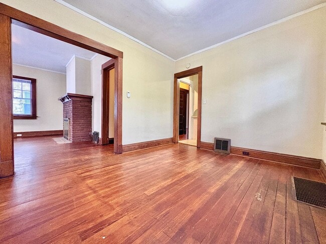 Photo - 1212 E Donald St