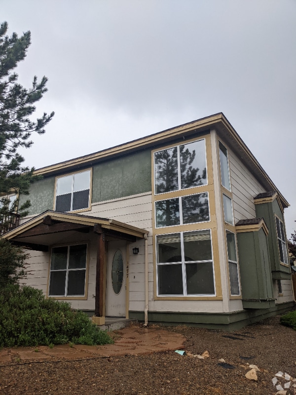 Building Photo - 1477 E Russ Way Rental