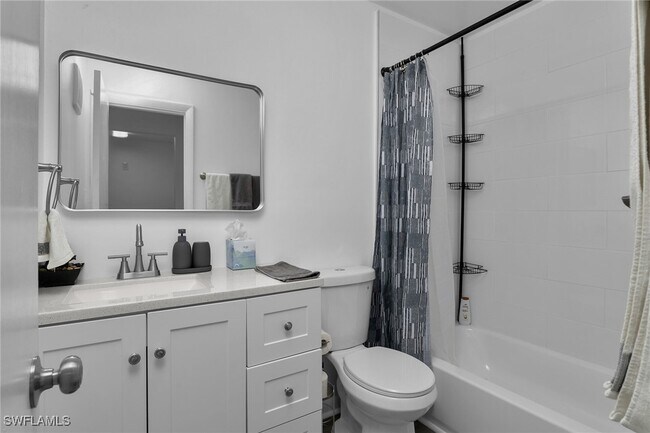 Photo - 3225 E Riverside Dr