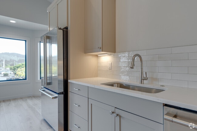 2 habitaciones, 2 baños - 875 pies cuadrados - Cocina - Elk Run Village