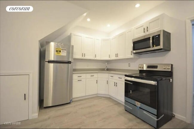 Photo - 455 E 96th St