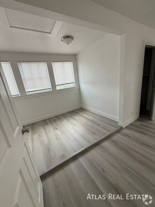 Building Photo - 1904 8th Ave Unit A Rental