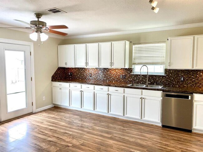 731 Abundance Ln