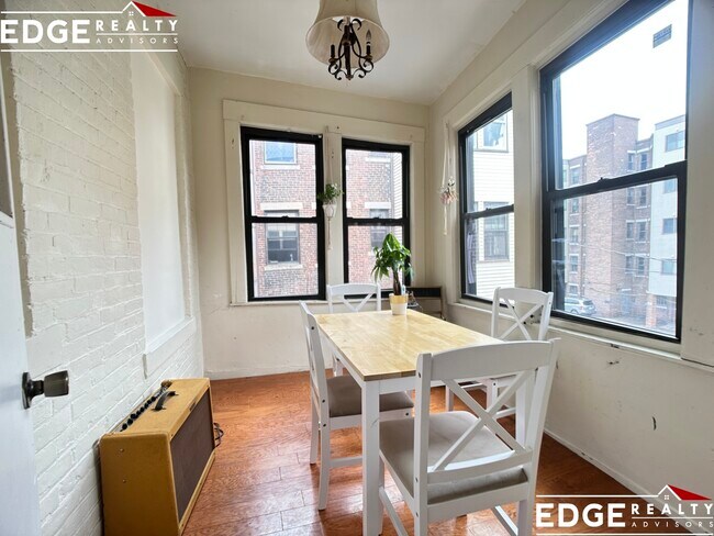 Photo - 14 Glenville Ave Unidad 2