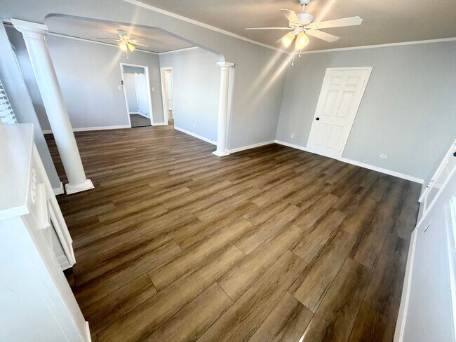 Photo - 2 bed 1 bath SFH near USC with gated parking