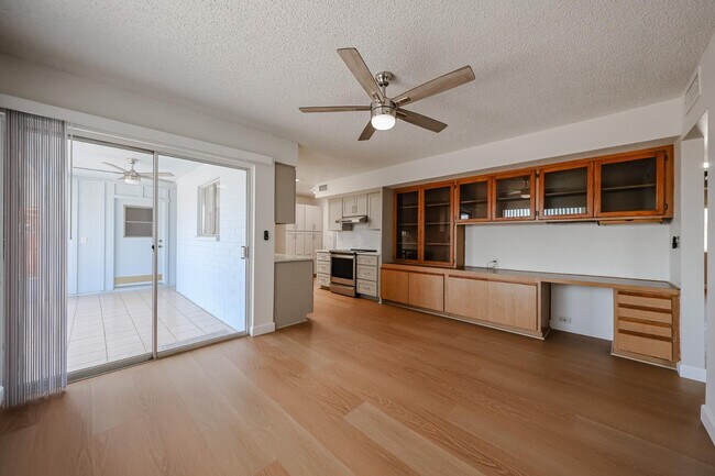 Photo - 11033 W Elk Ave