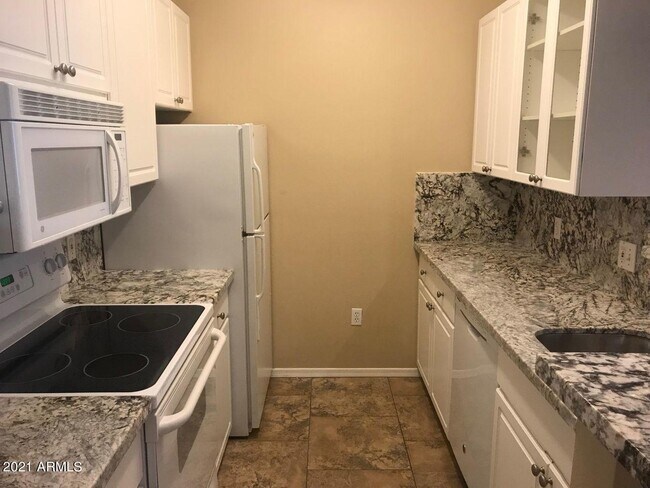 Photo - 1701 E Colter St Unidad 189