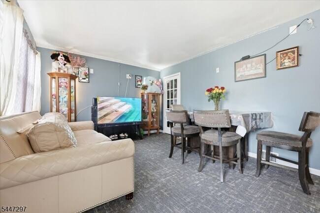 Photo - 409 Tryon Ave