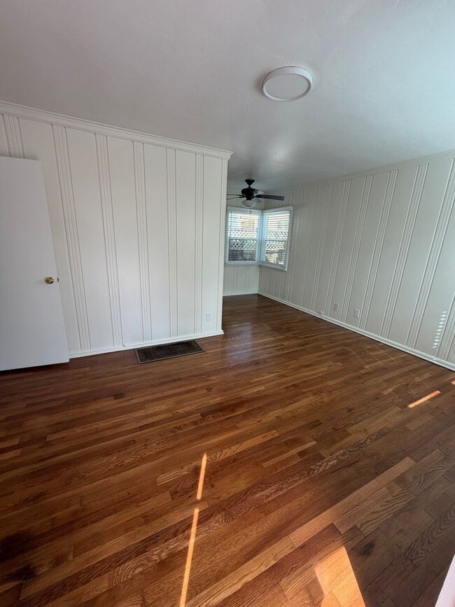 Photo - 4832-4834 Kansas St Unit 2