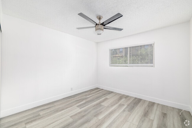 1BR, 1BA - 550SF - Bedroom