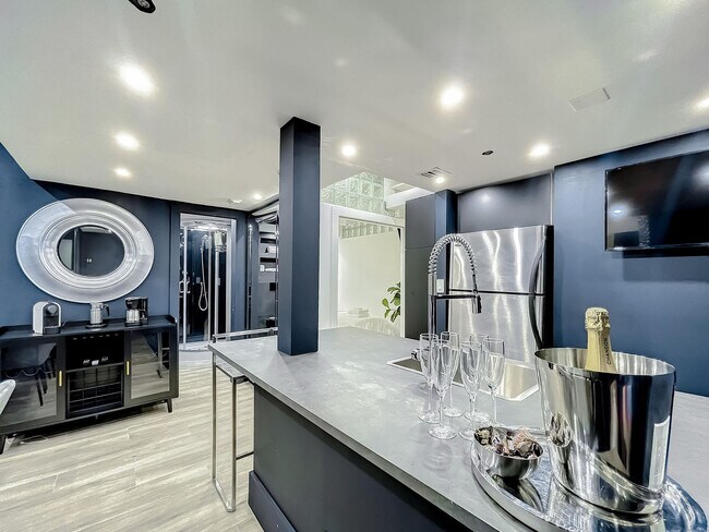 Photo - 825 Jimmy Buffett Mem Hwy Unit FL3-ID1291328P